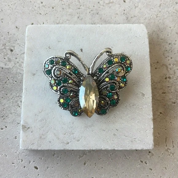 Small butterfly brooch - Picture 1 of 2